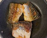 子供が大好き♡鯖トマバター醤油作り方2写真
