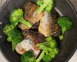 子供が大好き♡鯖トマバター醤油作り方3写真