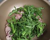減塩 豚と春菊のにんにく醬油炒め作り方2写真