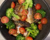 子供が大好き♡鯖トマバター醤油作り方5写真