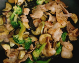 豚野菜オイスターソースの白だし舞茸餡丼作り方5写真