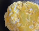 玉子３個☆ニンニク風味チキンオムライス作り方3写真