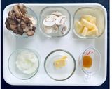 リンゴとキノコのチキンクリームソース　作り方1写真