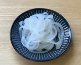 くずきり風　糸こんにゃくの黒蜜きな粉作り方2写真