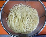 しめじと玉ねぎの醤油バタースパゲッティ♬作り方2写真