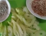 セロリとしらすの炒め物作り方1写真