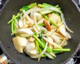豚こま肉と蕪のオイスターソース炒め作り方3写真
