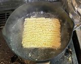 菜の花＆卵＆魚肉ソーセージで春のラーメン作り方3写真