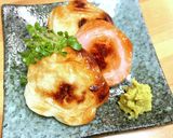 紅白の梅花はんぺん　焼いてわさび醤油で作り方3写真