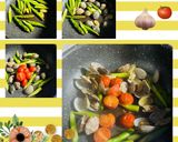 アサリとグリーンアスパラの白ワイン蒸し♪作り方3写真