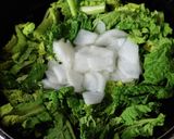 ヨウサマの減塩新玉と菜の花の梅昆布和え作り方1写真