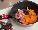 人参と豚肉のレーズン醤油炒め作り方1写真