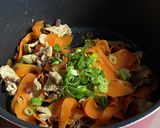 人参と豚肉のレーズン醤油炒め作り方3写真