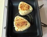 バター香る♪オニオンペッパー焼きおにぎり作り方4写真