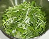 5分で【水菜とカニカマのサラダ】作り方1写真