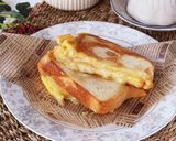 半熟チーズオムレツのホットサンド作り方6写真