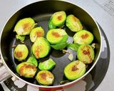 芽キャベツと水煮アサリのアンチョビ煮作り方3写真