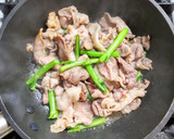 豚こま肉と春菊と卵のカレー炒め作り方4写真