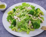 旬のキウイと蒸し鶏のグリーンサラダ♬作り方5写真