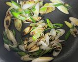 副菜☆カリカリ油揚げと焦がしネギの炒め物作り方2写真