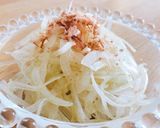 コツあり!クマソバソースで玉ねぎサラダ作り方6写真