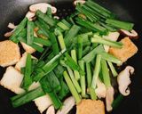 厚揚げ、ニラ、椎茸のピリ辛炒め作り方4写真