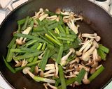 【作り置き副菜】ニラしめじのたまご炒め作り方3写真