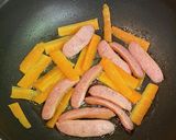 春キャベツとソーセージのキムチ炒め作り方2写真
