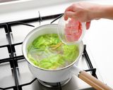 和えるだけ!キャベツのコンソメパスタ作り方3写真