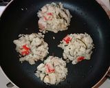 れんこんとカニカマの落とし焼き作り方3写真