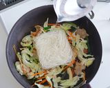 野菜たっぷり！中華 五目焼ビーフン作り方4写真