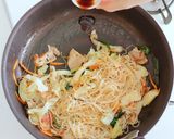 野菜たっぷり！中華 五目焼ビーフン作り方6写真