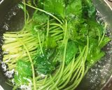 三つ葉と鶏むね肉のたらこ和え♪作り方1写真