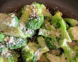 粉チーズでコクうま☆ブロッコリー炒め♪作り方10写真