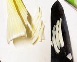 セロリ＆ネギ＆豚肉で　カレー風味炒め作り方3写真