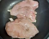 素材のおいしさ無限大【鶏むね肉の蒸し煮】作り方2写真