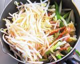 豚肉とキャベツの豚骨醤油ラーメン作り方8写真