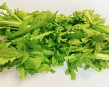 簡単！春菊とりんごのごまドレサラダ作り方1写真
