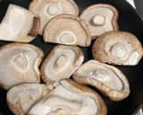 椎茸の甘辛ベーコンチーズ焼き作り方1写真