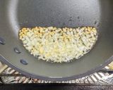 豚こま肉とニラの塩焼きそば作り方2写真