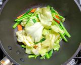 豚こま肉とニラの塩焼きそば作り方4写真