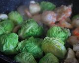 芽キャベツと海老の塩麹炒め作り方3写真