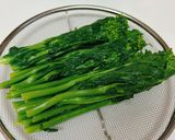 鶏がらがアクセント　菜の花のからし和え作り方1写真