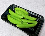 水煮あさり缶とスナップエンドウの炒め物作り方1写真