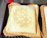 ピザソースとチーズ♪コロッケホットサンド作り方7写真