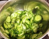激ウマ!新玉葱と胡瓜の生姜たっぷり酢の物作り方2写真