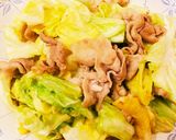 豚バラとキャベツのガリバタ炒め♪作り方3写真