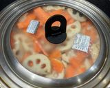 蓮根と人参、豚バラの甘辛炒め♪作り方5写真