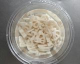 レンジで簡単☆れんこんの梅マヨサラダ。作り方1写真