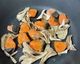 鮭と舞茸の塩出汁バター作り方4写真